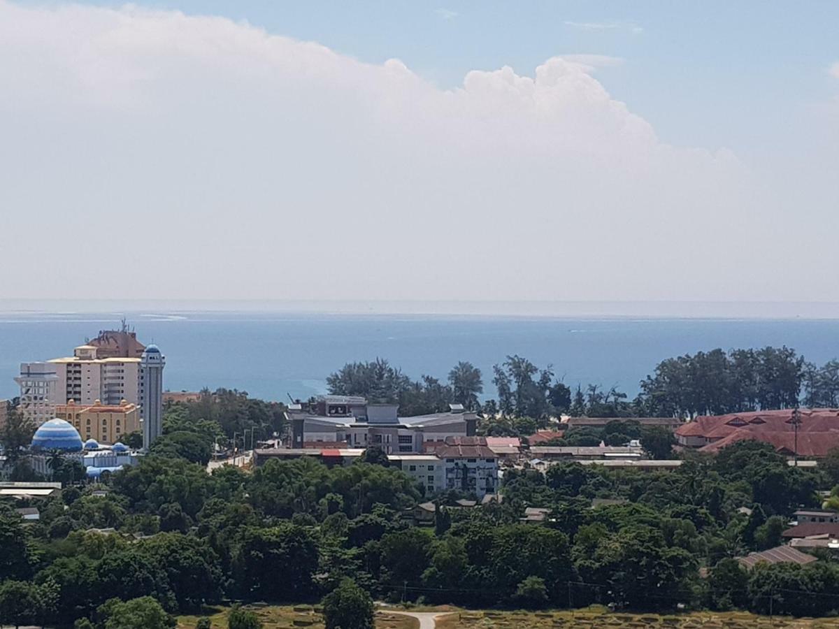 The Executive Seaview 1 At Icon Residence Куала-Тренгану Экстерьер фото