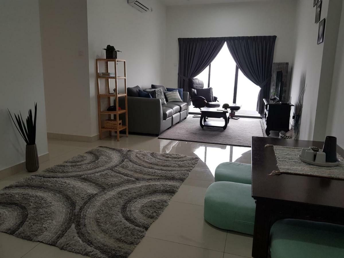 The Executive Seaview 1 At Icon Residence Куала-Тренгану Экстерьер фото